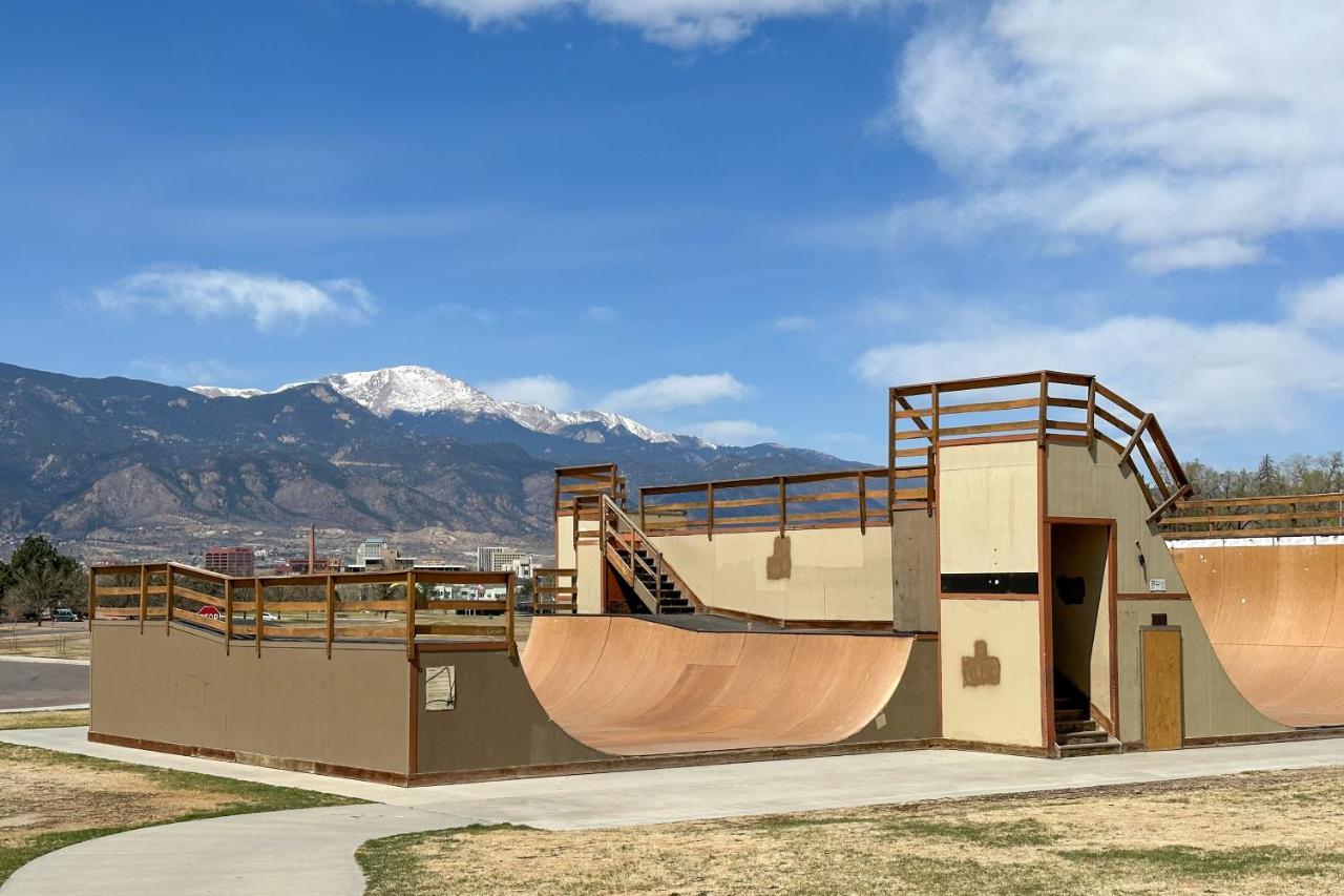 Villa Downtown Colorado Springs House Esterno foto