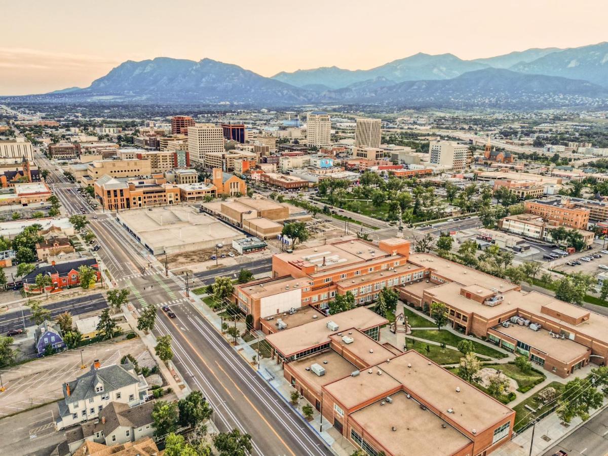 Villa Downtown Colorado Springs House Esterno foto